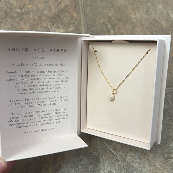 Knots and Pipes: Custom Baroque Pearl Necklace from Summer 2024 Jilly Box - Picture 5 of 8